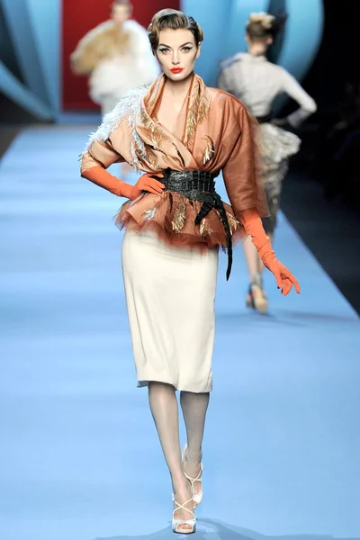 Look 9